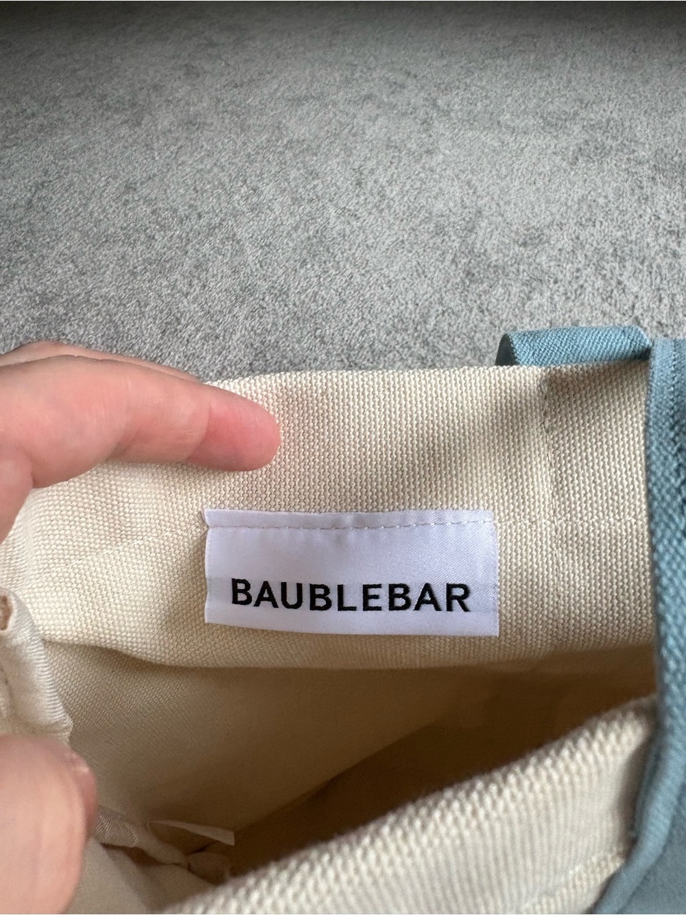 BNWOT - Baublebar Cream Canvas Tote Bag with Light Blue Trim and Palm Tree Charm - Picture 5 of 7